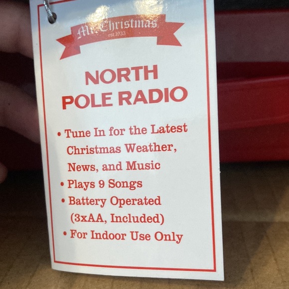 FINAL DROP🚨NIB Large North Pole Radio Vintage Red Retro Holiday Christmas Radio - Picture 3 of 3
